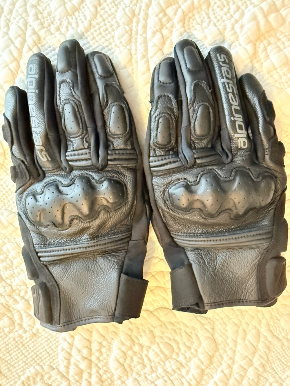 Alpinestars Black Protective motorcycle Gloves with Knuckle Guards